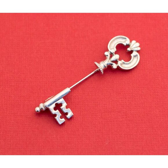 Vintage Key Stickpin Stick Pin By Avon - F5 - Picture 1 of 3
